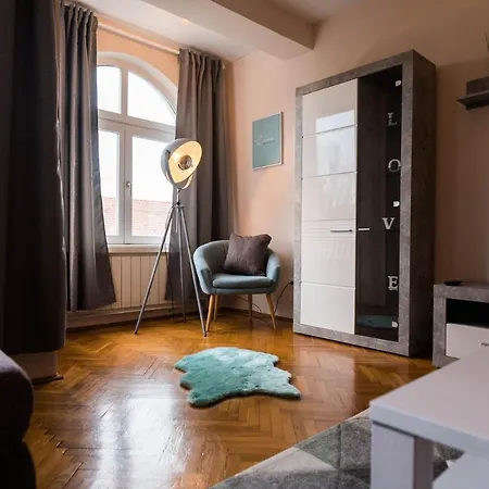 Apartamento Szeged Gyoengye Exterior foto