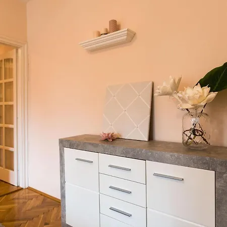 Apartamento Szeged Gyoengye Exterior foto